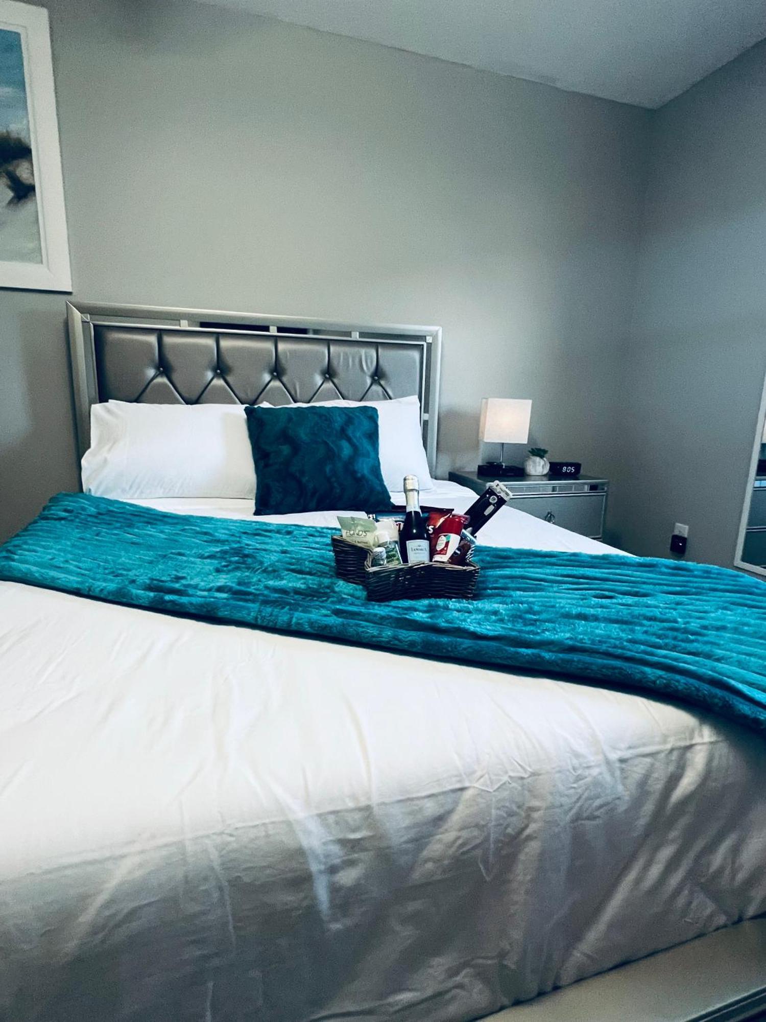 The Beach House At Sun City Hotell Sun City Center Exteriör bild